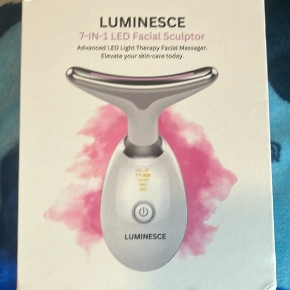 Luminesce 7-1 LED face sculptor